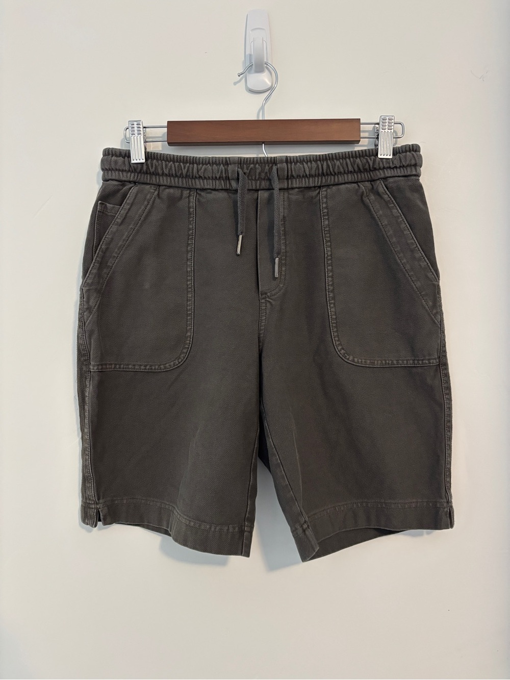 Athleta Farallon Bermuda Short, Size 2, Gray
